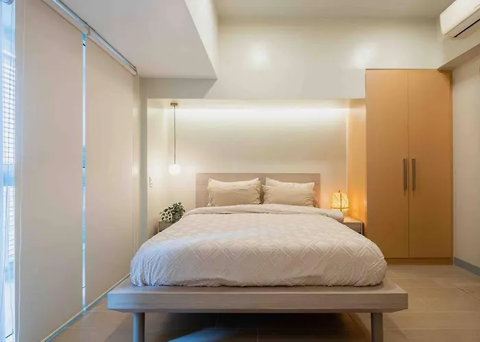 1 Bedroom With Balcony In Uptown Bgc * Manila