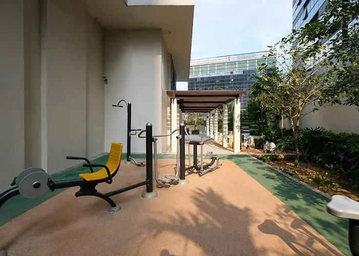 1 Bedroom With Balcony In Uptown Bgc *