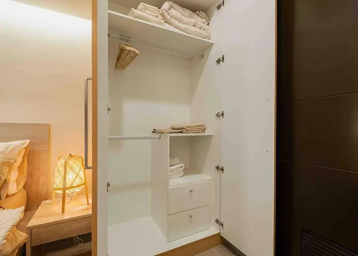 1 Bedroom With Balcony In Uptown Bgc