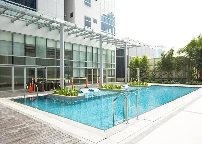 1 Bedroom With Balcony In Uptown Bgc Apartment *